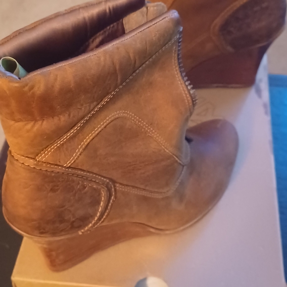 Boots - Picture 2 of 2